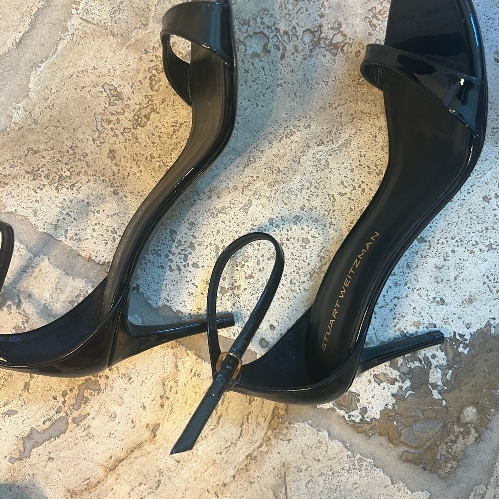 Classic Stuart Weitzman Nudist Black Patent 10.5 3.5” heel - Picture 3 of 6